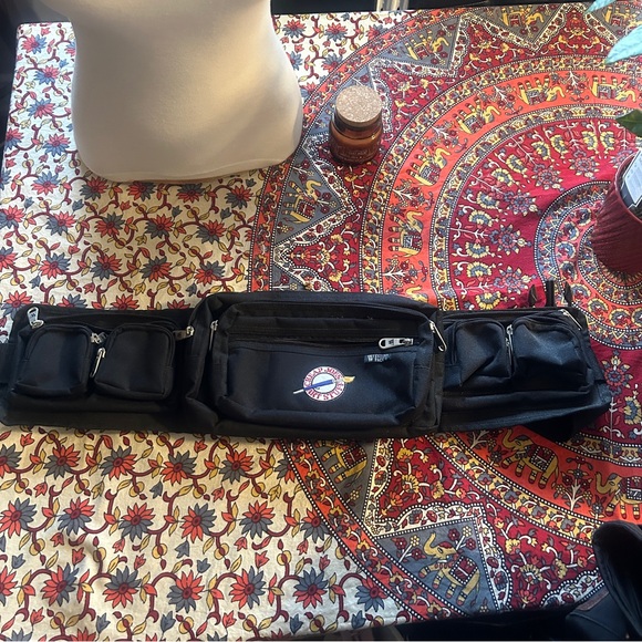 3 for $20 ARTISTS FANNY PACK - Picture 2 of 7